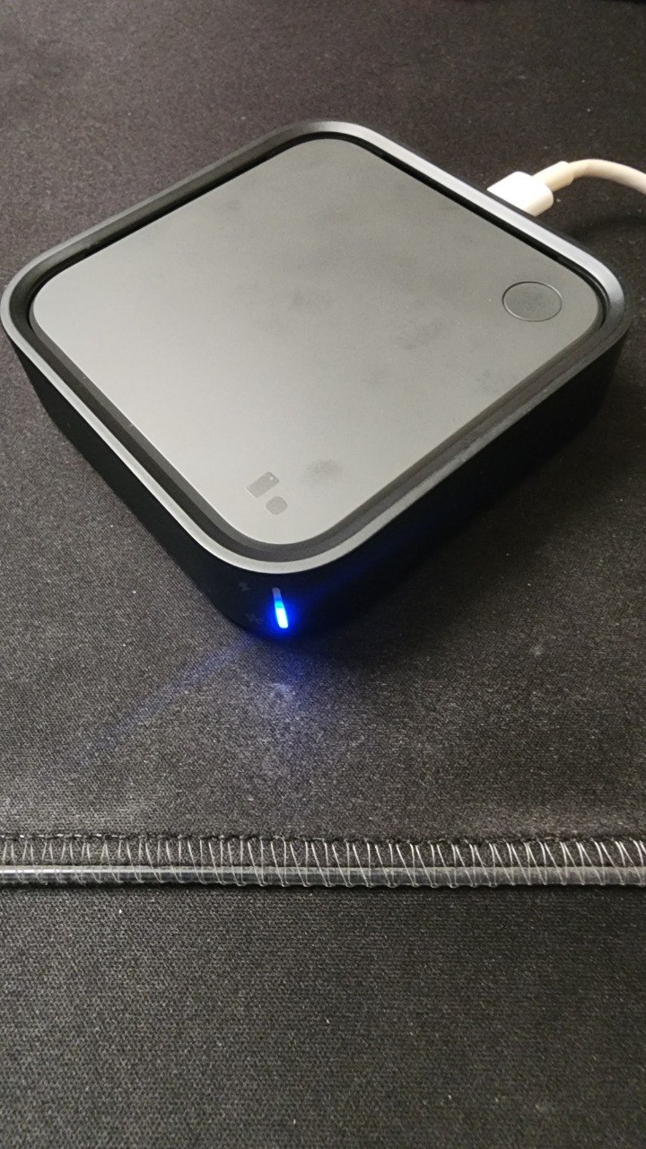 底部铭牌与散热出风口
